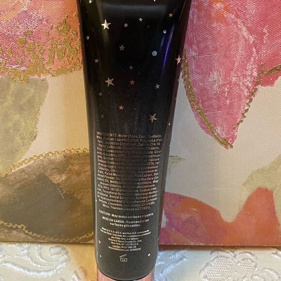 - 🛍Victoria’s Secret tease   💗Glimmer wash, Bady wash 5OZ - Picture 7 of 11